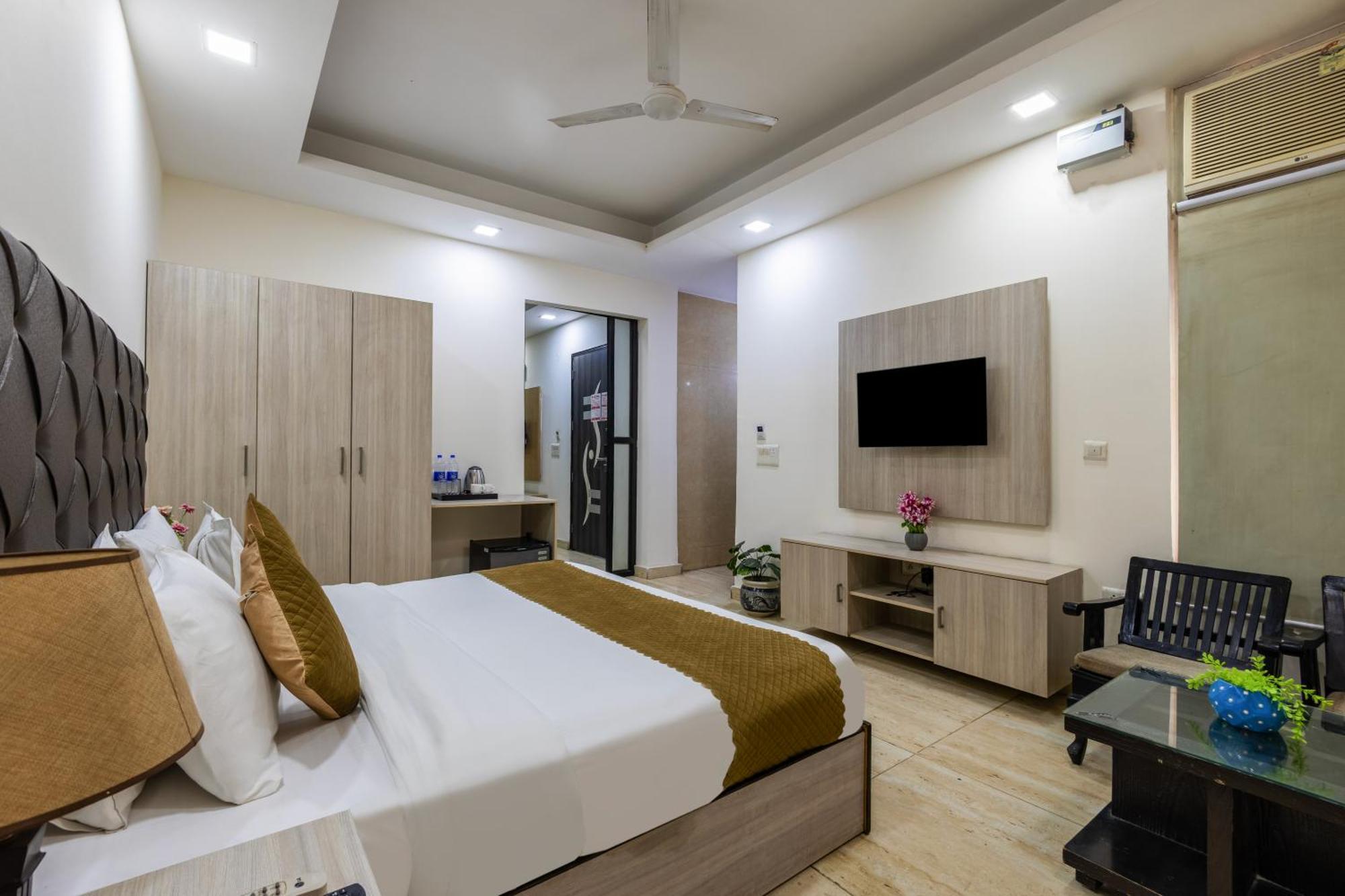 Kabul Hotel By Nexhub Palace - Medanta Gurgaon Exterior photo